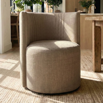 Chaise de baril texturée avec roulettes dissimulées