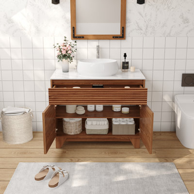 Meuble-lavabo sur pied 36 po en bois de noyer, meuble-lavabo de style campagne moderne avec lavabo vasque ovale, plateau en pierre à motif marbré, grand rangement caché, console de lavabo à panneau vertical cannelé