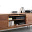 Meuble télé moderne et simple avec rangement pour le salon-107845835