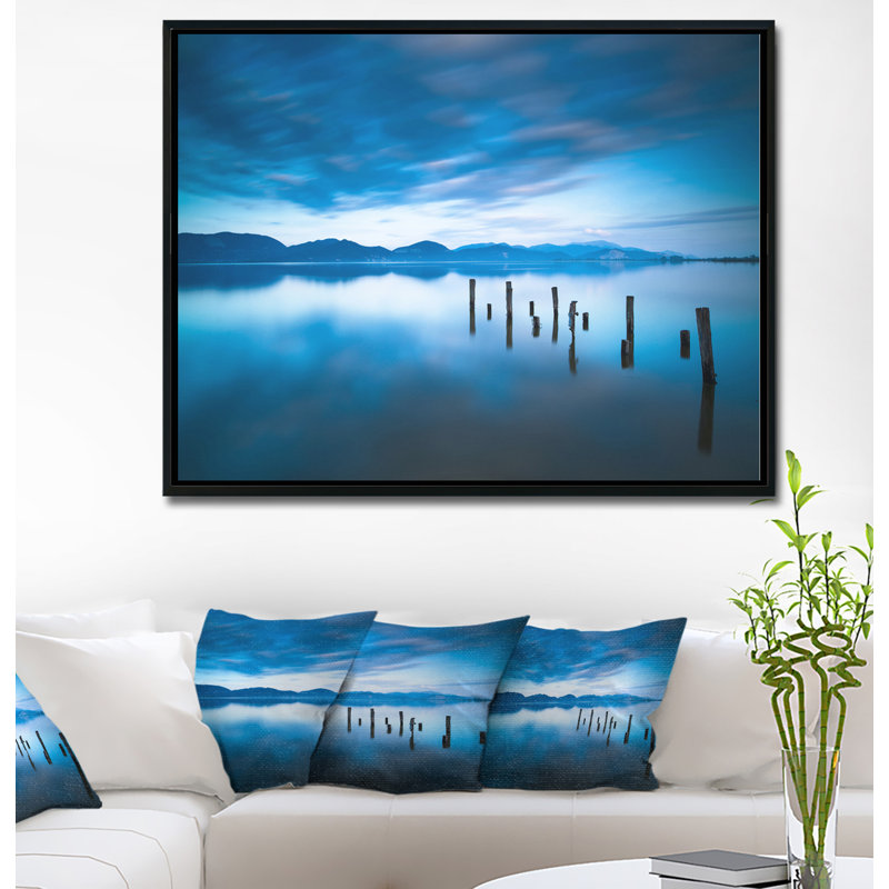 «Blue Lake with Wooden Pier», impression, H 28 po x l 60 po x P 1,5 po, Toile avec cadre flottant