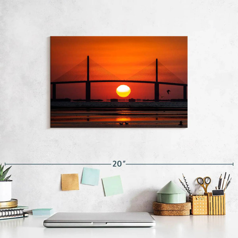 Coucher de soleil sur le pont Lilie, H 8 po x l 12 po