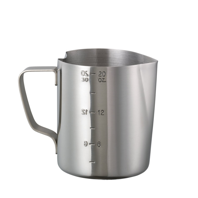 Pichet pour faire mousser le lait, H 5,25 po x l 4,25 po x P 3,38 po