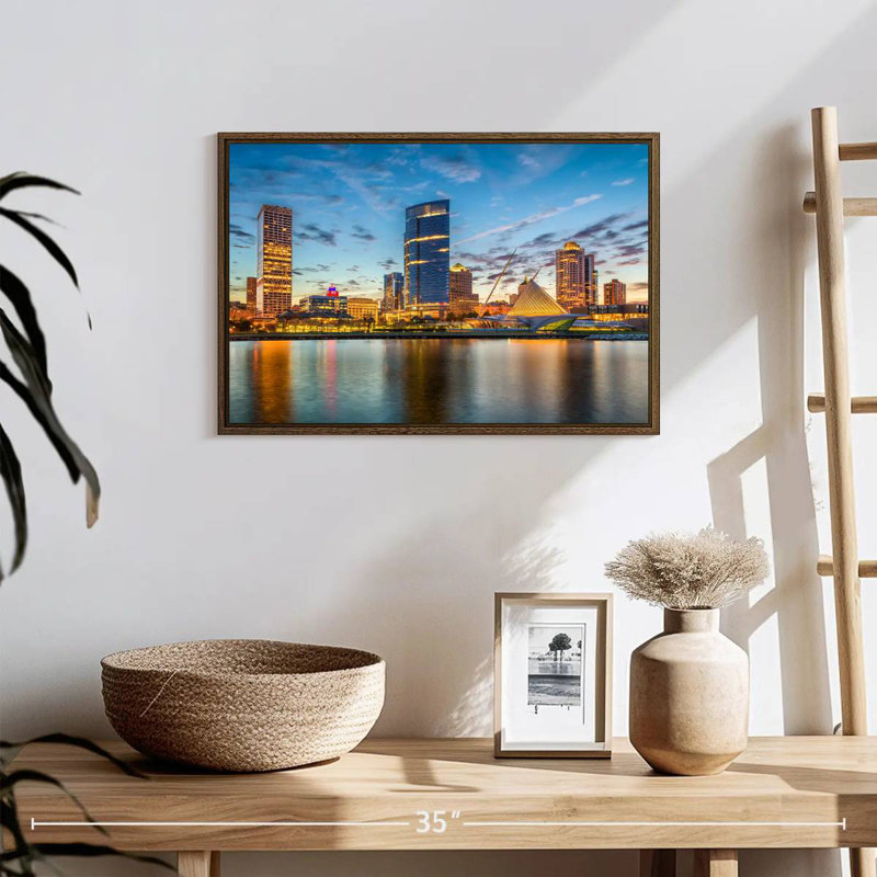 Milwaukee Cityscape, 19 po x 13 po, Cadre flottant noyer