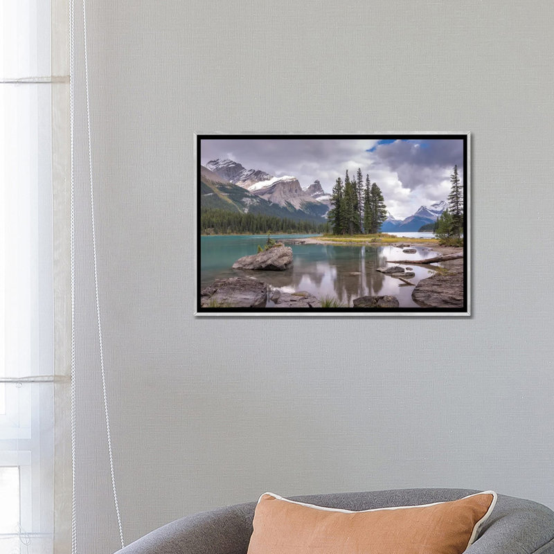 «The Spirits Of Jasper», reproduction d'art sur toile encadrée, 26" x 18", Framed Canvas, Silver