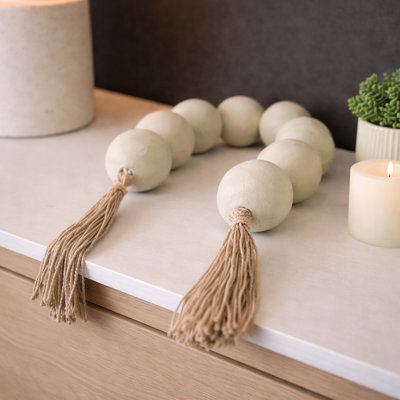 Ecomix Round Beaded Garland Beads and Jute Tassels for Tabletop Decor - Decorative Object for Home, Shelf, or Living Room Decoration - Green
