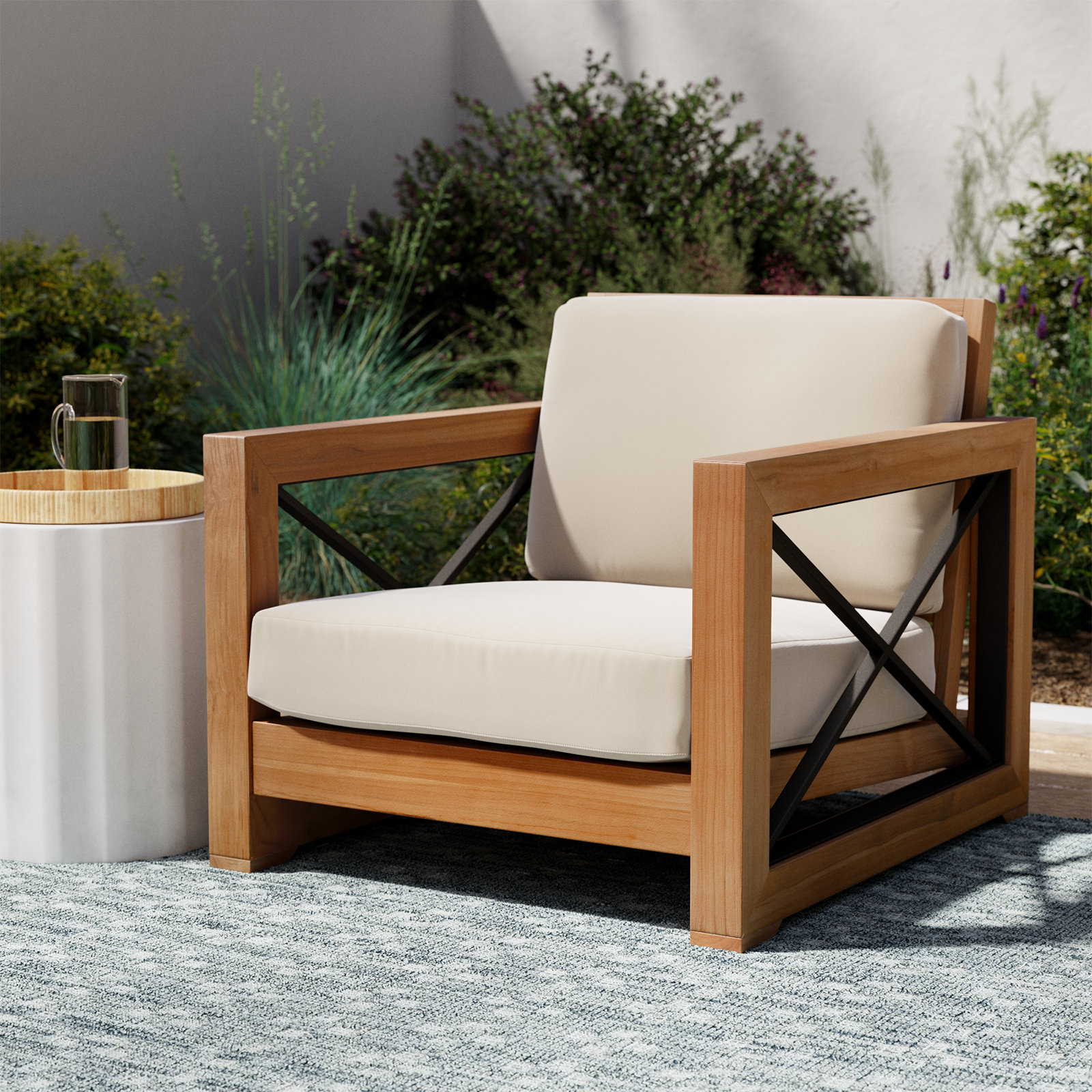 Vella Outdoor Lounge Chair