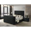 Ensemble de table de chevet luxueux très grand lit très capitonné avec pied de lit en velours noir