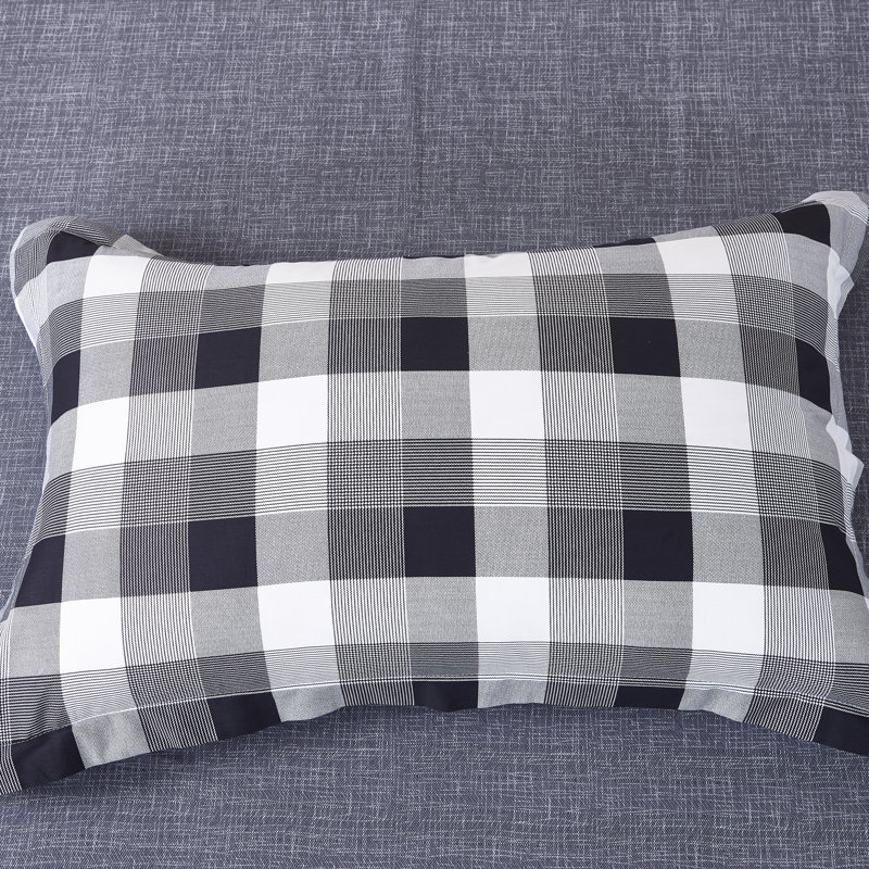 Quijada Satin Plaid Duvet Cover Set with Pillowcases, Super King - 2 Standard Pillowcases