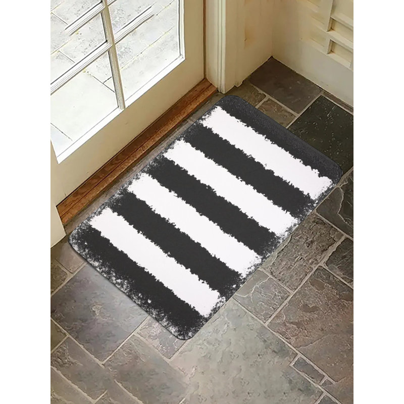 Tapis noir et blanc rayé patiné pour salle de bain - 16 x 24