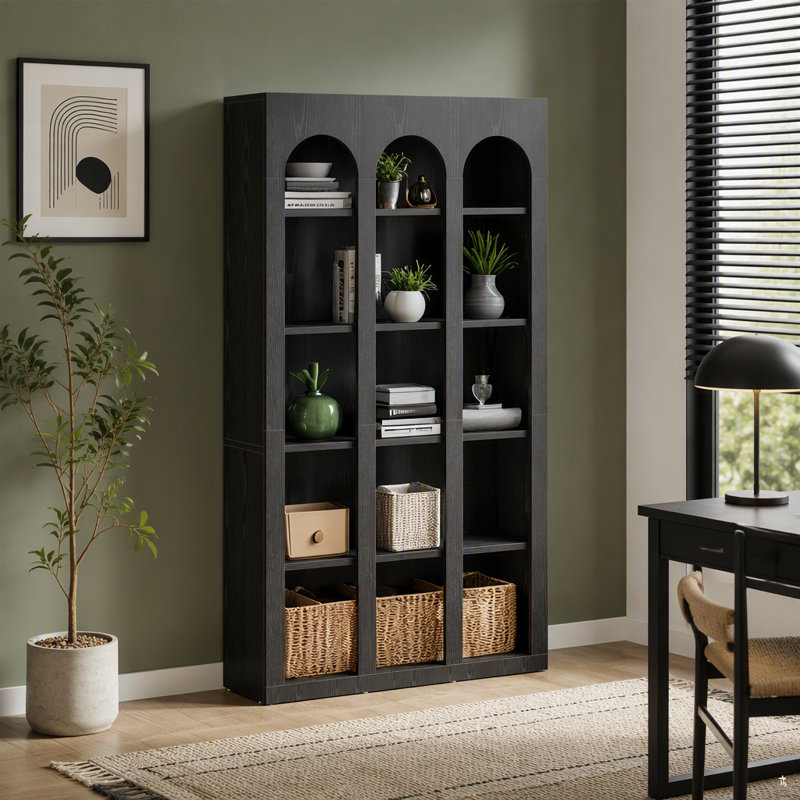 Bibliothèque rustique en bois à cinq niveaux avec un design arqué pour le rangement et la présentation de l'écurie
