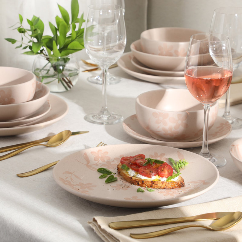Ensemble d'assiettes et de bols Gibson Home Admiral, ensemble de vaisselle floral 16 pièces, ensemble de vaisselle en grès rose, assiettes à dîner, assiettes à salade, bols à pâtes et bols à céréales