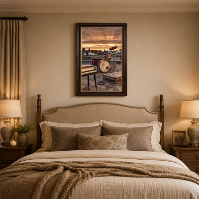«Drum Kit and clavier sur le toit au coucher du soleil», art mural