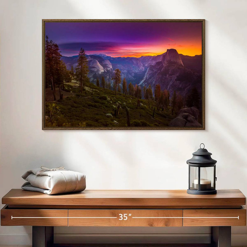 Lever de soleil sur un demi-dôme, 25 po x 17 po, Cadre flottant noyer