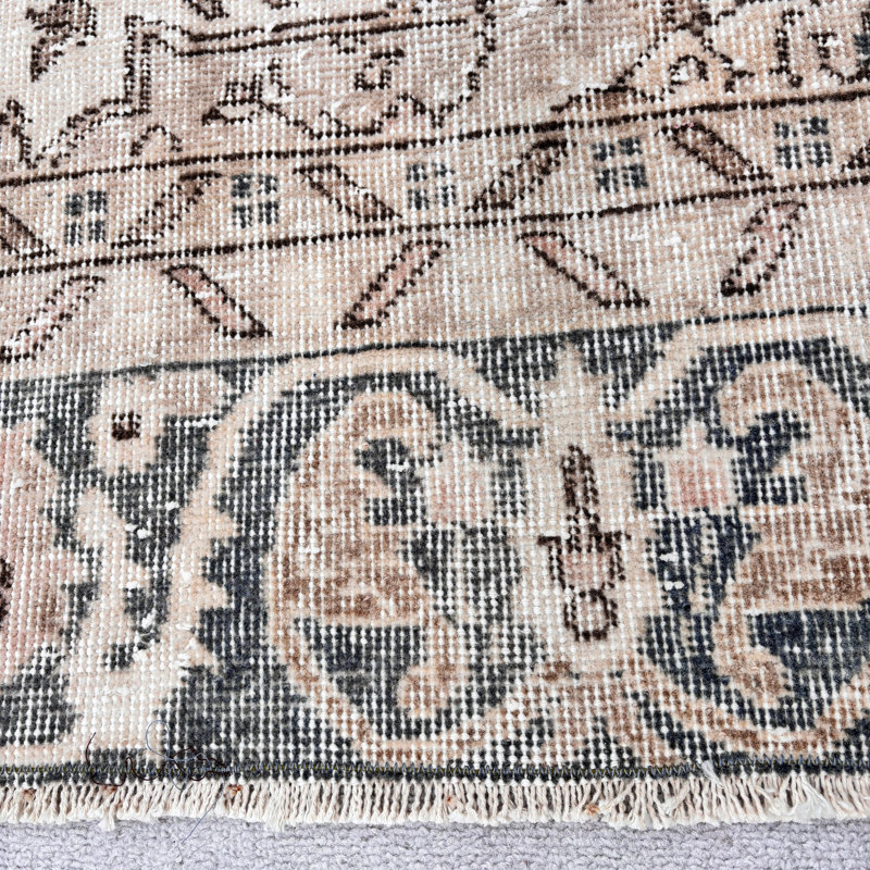 Tapis beige 70,1 x 115,4 po Vintage