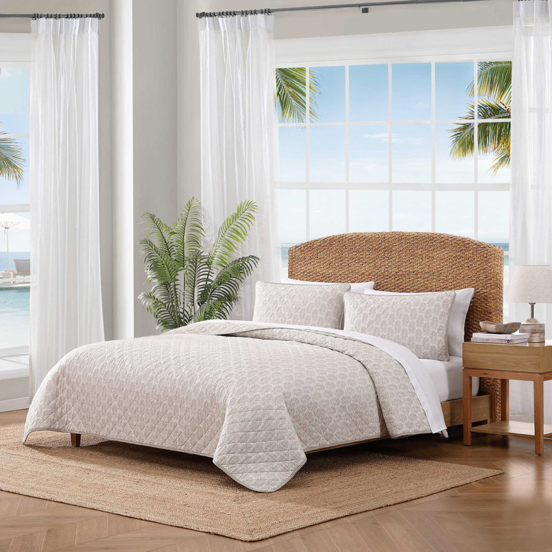 Fronds Quilt, King Quilt + 2 King Shams, Beige