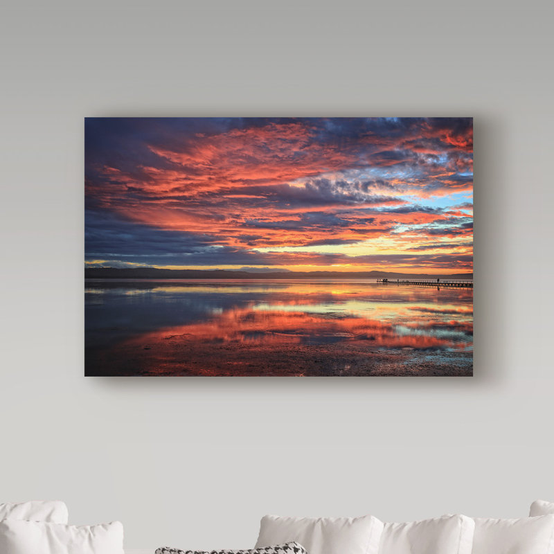 «Red Sunset Clouds» par Yareny, reproduction de photo sur toile tendue, H 30 po x l 47 po x P 2 po