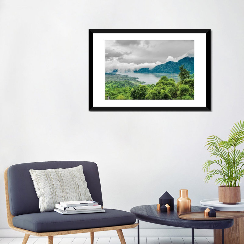 «Lake Batur, Kintamani, Indonésie» par Mark Paulda, impression sur toile, H 24 po x l 32 po x P 1 po, Papier avec cadre noir