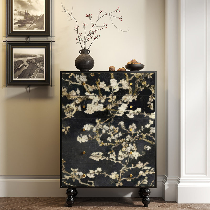 Une commode rétro de style français
