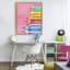 Crayons éclatants sur cadre flottant rose, design par Kim Allen-1532798519-1532798518
