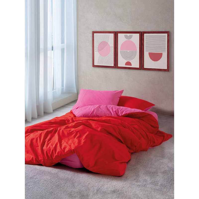 100% Cotton Ranforce Double Quilt Cover Set, Red & Fuchsia, 78.7 x 78.7 inches | Includes 2 Pillowcases (31.5 x 31.5 inches) | Machine Washable, Reactive Printing, Button Closure | Soft, Durable & Stylish Bedding for Modern Bedrooms