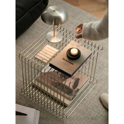 Table d'appoint carrée en fer forgé, argent.