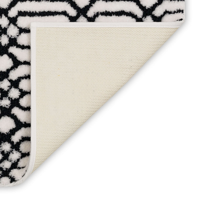 Linkage Casual Geometric Polyester Machine Washable Knitted Bath Mat, White/Black, 20" W x 34" L
