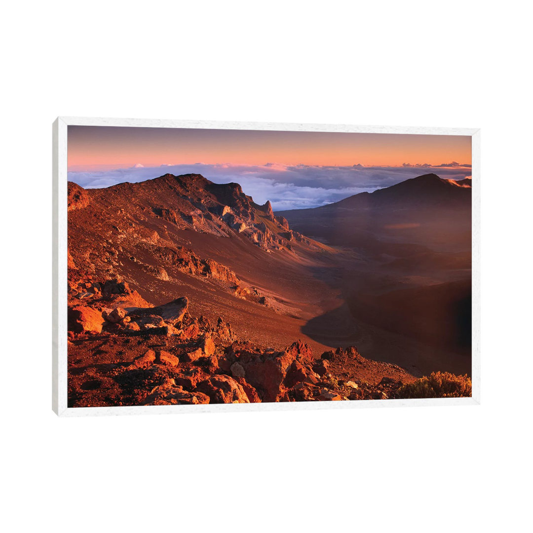 Felsen des Haleakala-Kraters, Haleakala National Park, Maui, Hawaii von Tim Fitzharris - Galerie-verpackte Leinwand Gicl...