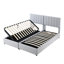 Très grand lit plateforme tapissier avec système de rangement hydraulique, gris