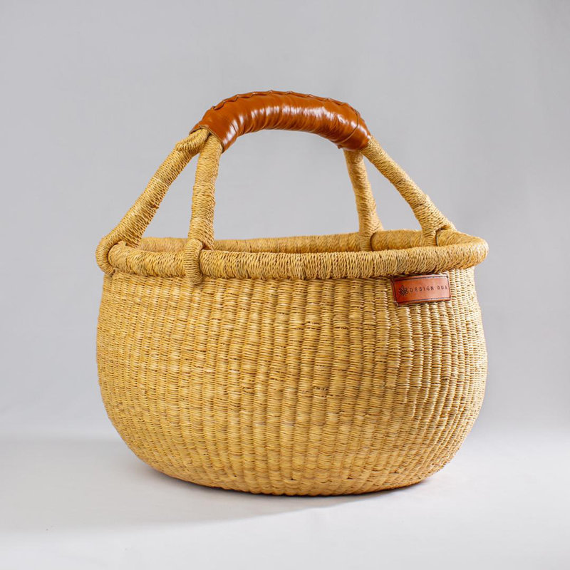 Panier en osier tissé à la main