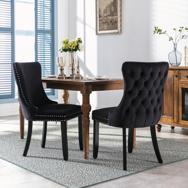 Chaise de salle à manger rembourrée à oreilles avec garniture cloutée, Noir