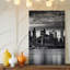 Toile, "Vue panoramique d'un horizon de la ville au crépuscule", art mural capturé en noir et blanc saisissant-2092624537