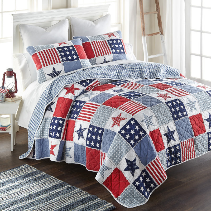 Dandelion Donna Sharp Star & Stripe Ragged Pieced Cotton Patriotic Quilt Set, King Quilt + 2 King Shams