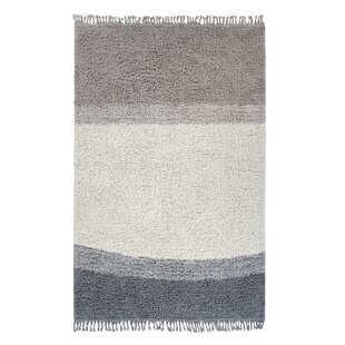 Handgefertigter Teppich Into The Blue aus Wolle in Rauchblau/Natur/Silbergrau