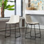 Ensemble de salle à manger à hauteur de comptoir industriel, table en bois patiné et chaises en cuir de polyuréthane, structure en métal-710460650-686549844