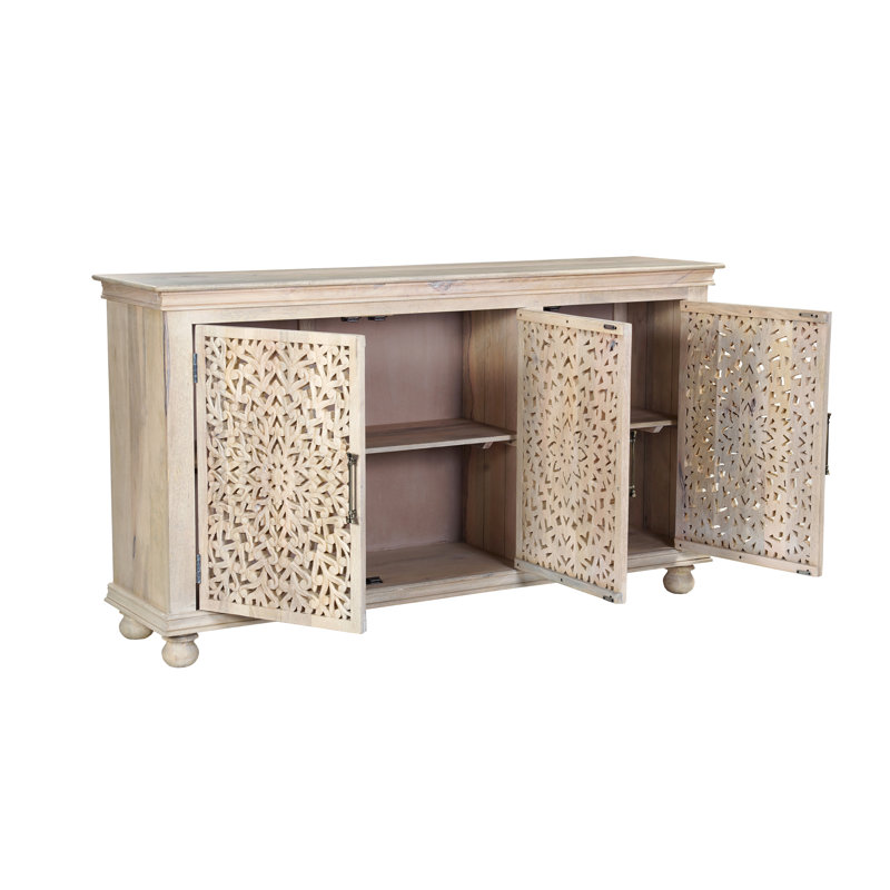 Buffet en bois massif sculpté à 3 portes