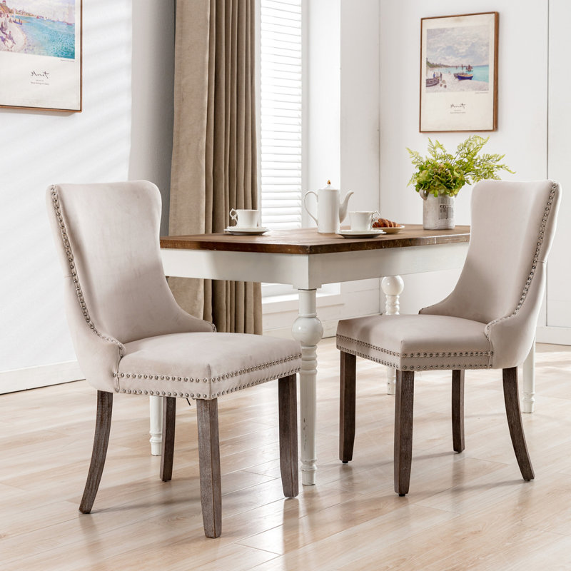 Chaise de salle à manger rembourrée beige avec 2 chaises Pieds en bois massif. Dossier haut confortable. Coussin de siège en mousse. Chevilles réglables. Paire de chaises Sw8809bg. Soutien du dos.