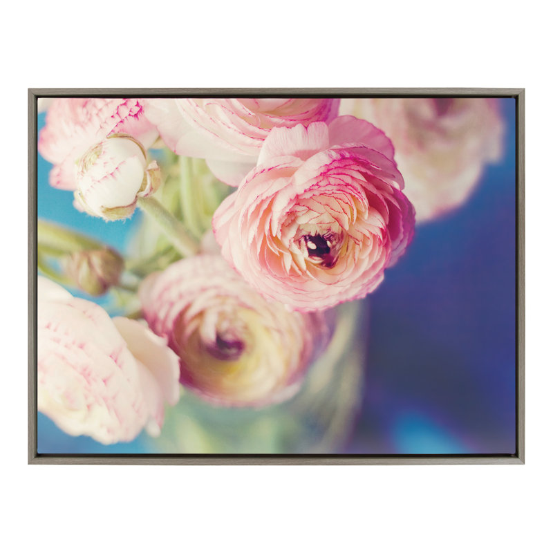 «Ranunculus in Blue» par Kristy Campbell, reproduction d'art sur toile encadrée