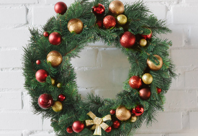 Offers on Christmas Wreaths