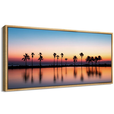 «Tropical Serenity Palm Tree Silhouette at Sunset Stripes Antique Retro Extra Large Wall Decor», reproduction encadrée