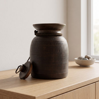 Vase d'inspiration rétro en bois brun avec corde décorative - Rustic Cottage Home Decor