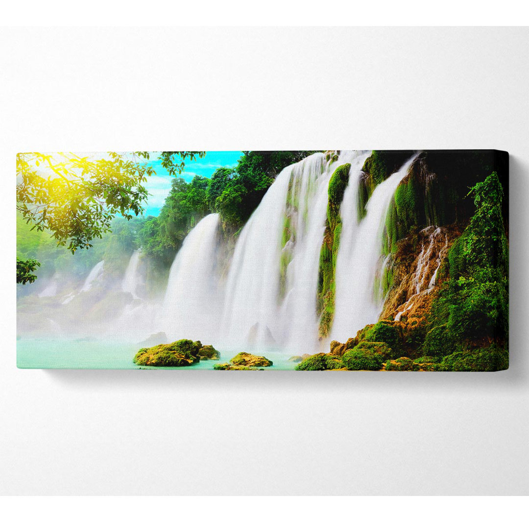 Magischer Wasserfall Panoramaleinwand