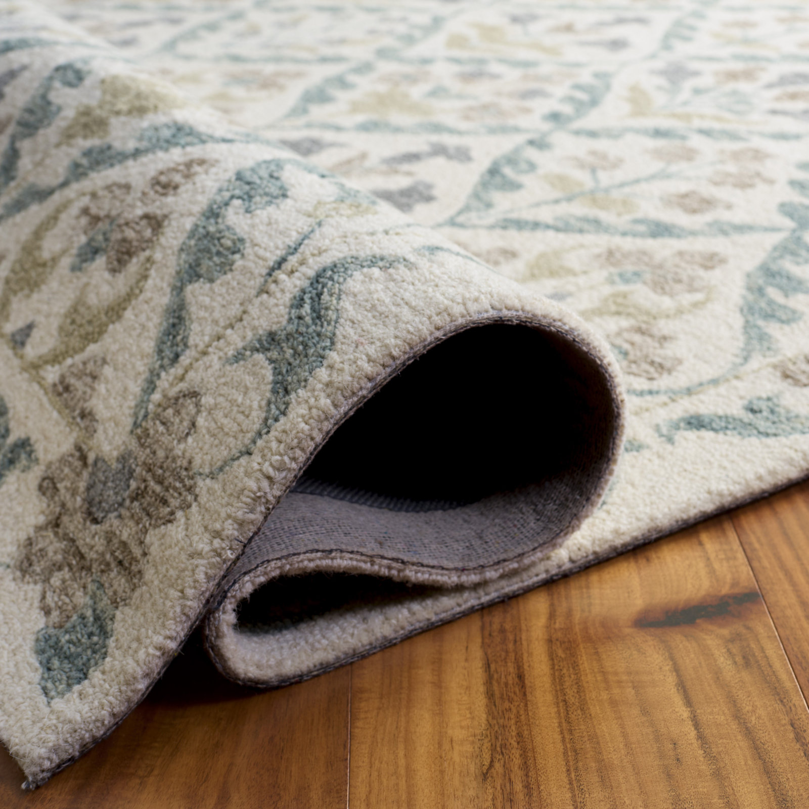 Hand-Tufted Wool Floral Rug, Square 6'