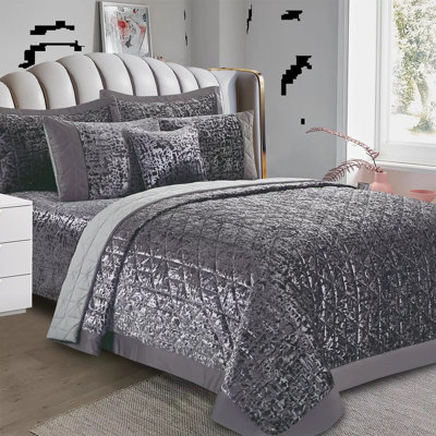 Polyester Bedspread with Pillow Shams Included