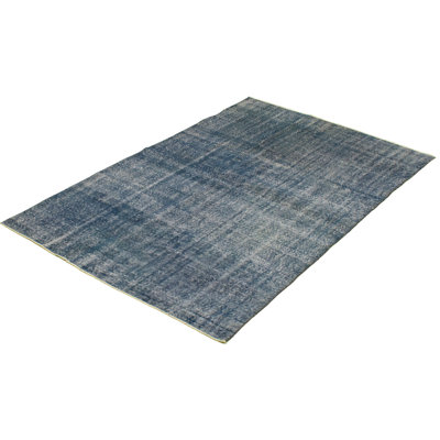 Tapis en laine bleu foncé 5 pi 1 po x 8 pi 1 po "one-of-kind" à la main-noué la 1980 Overdyed