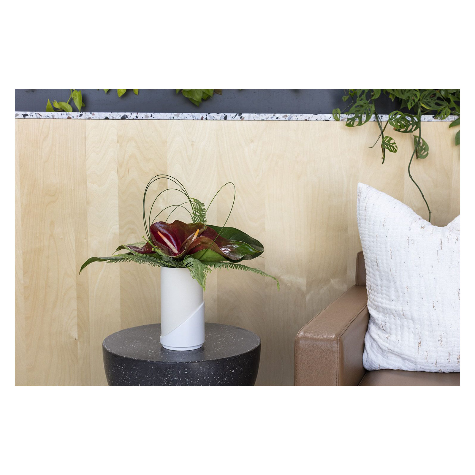 Arloe 7.75'' Handmade Ceramic Table Vase