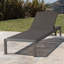 Charmante chaise longue avec coussin Cape Coral Kd, idéale pour se détendre près de la piscine et du patio, offrant confort et commodité