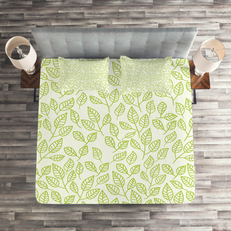 Vibrant Farmhouse / Country Polyester Floral Coverlet, King Bedspread + 2 Shams
