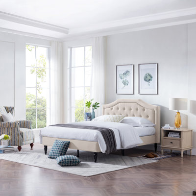 Grand lit plateforme tapissier Yulita