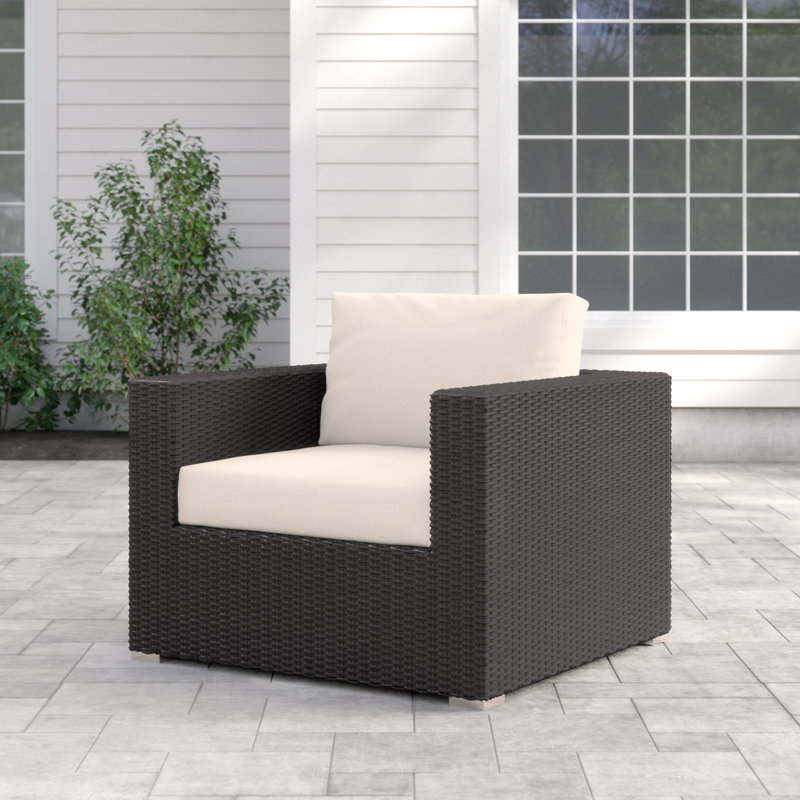 Fauteuil d'extérieur en rotin avec coussins Convene, Beige