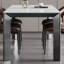 Ensemble de table et chaises de salle à manger moderne et luxueux-110481173